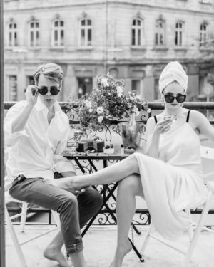 Ieva Florence-Vīksne Instagram - Kāzu dienu neaizmirsām, bet to, ka mums jau 5 gadu kāzu jubileja, to gan abi bijām aizmirsuši! - Koka kāzas 👌
Keep it cool! 😎
#AgeLikeFineWine
09.08.2024
🤍

Sveiciens visiem mūsējiem! 🙌💌
Jus esat labākie! Mums paši labākie biedri Kāzu dienā! Mīlam*

Foto no 2019.gada @elinaupmane_ tb @ligavam.lv žurnāla vākam.
No kāzu dienas 09.08.2019 foto @robertsaboltins

Pateicīgi!
