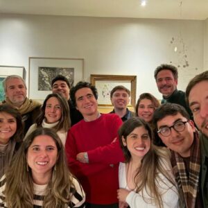 Ignacio Briones Instagram - Esta semana, comida del gran equipo Horizontal (casi completo).