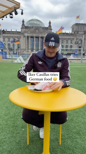 Iker Casillas Instagram - Döner > Paella