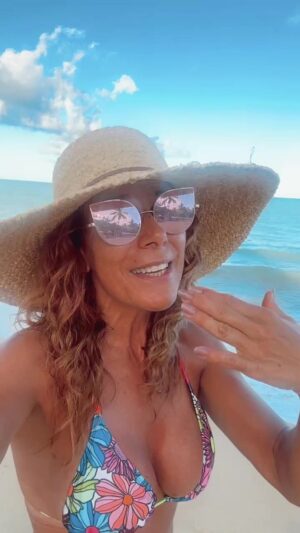 Iliana Calabró Instagram - Gracias por acompañar mis vacaciones… que pronto puedan hacer realidad sus sueños… de ❤️ si lo escriben , ya estarán dando el primer paso  para que se concrete… los leo😍🤞🍀