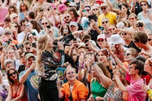 Ilse DeLange Instagram - @pinkpopfest! Wat was het moooooooi! Dank voor al die blije gezichten! Ik heb genoten! 💕 

📷 @nathanreinds