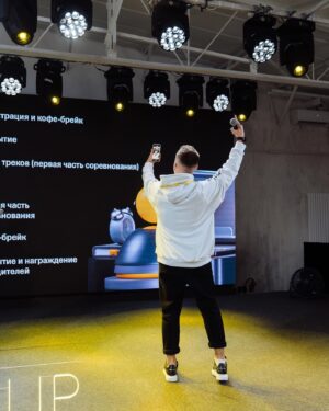 Ilya Lutsak Instagram - IT’S TINKOFF SOLUTION CUP!

ТООПП!! Событие от Тинькофф @tinkoffbank ! 

Благодарю за приглашение ! Был рад раскачать эти пять сотен счастливых финалистов кубка! (И лучших IT специалистов России)

Респект организаторам , которых было более 50 человек, всё на высшем уровне! 

До новых встреч 🫱🏼‍🫲🏻

Фотки : @polyakov.photo