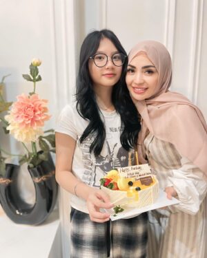 Imel Putri Cahyati Instagram - Cintanya mammy udah 13 tahun #masyallahtabarakallah 🥰❤️