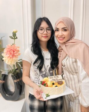 Imel Putri Cahyati Instagram - Cintanya mammy udah 13 tahun #masyallahtabarakallah 🥰❤️