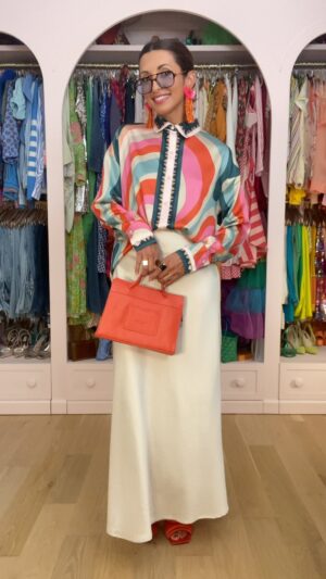 India de Beaufort Instagram - 🚨 Use Code INDIASAVE25 🚨for 25% off everything Vici. Comment VICI below and I will DM you the link to shop my VICI closet. Y’all asked me for chic affordable options, @vicidolls has you covered. Link in bio for all other shoppable pieces. Much love ❤️ #vicidolls #vicidoll #ad #style #grwm #vintage #fashion #stylist