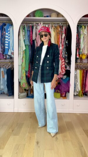 India de Beaufort Instagram - Classic vibes with Classic Six. Comment LINKME to shop this post, use code INDIA10 for 10% off the entire @classic.six site for one week only. If an item isn’t linked it’s vintage or out of season ♥️ #streetstyle #grwm #style #vintage #fashion #vintagestyle