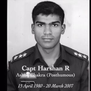 Indrajith Sukumaran Instagram - As we approach the day of the 55th reunion of old students in my school, we the batch of 1997 Sainik School pay tribute to our batchbate.. a real hero, leader, best friend and brother, who left us too soon fighting for the country. A big salute to your valour and courage! 

Time, they say heal all wounds, but some scars are meant to stay. Miss you man! 💔

#Harshan #batchof1997 #sainikschool #indianarmy 
@rollcall.97 @sskzm_tvm