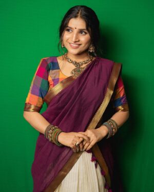 Indravathi Chauhan Instagram - We delight in the beauty of the butterfly, but rarely admit the changes it has gone through to achieve that beauty.😍❤️

Outfit,Look Design & Styled by @rishi_chowdary 
Outfit @ithiofficial 
Jewellery @bcos_its_silver 
Photography @manoj_gangula
Makeup&hair: @swathis_makeup_academy