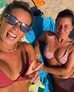 Inês Aires Pereira Instagram - E assim se faz mais um verão! 💛