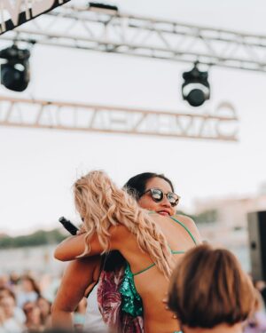 Inês Aires Pereira Instagram - Acho que vou ter de dividir por partes os posts do @sambinhada_ap ! Porque foi muito lindo e há fotos incríveis! Obrigada a todos que vieram e a todos os parceiros que se juntaram a nós!
📸 @unique.vision.studios