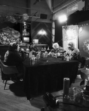 Insane Clown Posse Instagram - 🤡 @therealicp x #DrinkChamps 🏆

Full Audio OUT NOW! 🎙️

Full Video drops Saturday! 📡

📸: @drainflix
