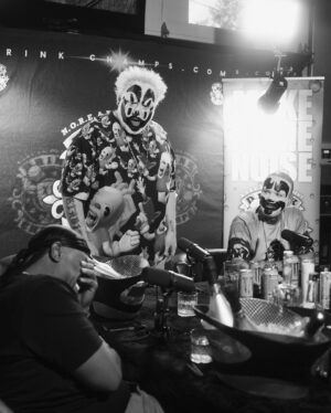 Insane Clown Posse Instagram - 🤡 @therealicp x #DrinkChamps 🏆

Full Audio OUT NOW! 🎙️

Full Video drops Saturday! 📡

📸: @drainflix