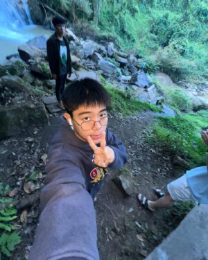 Inthanon Seangsiripaisarn Instagram - น้ำตกหรือน้ำเย็น ไม่รู้เหมือนกัน รู้แต่ใจสั่น(หนาว)
