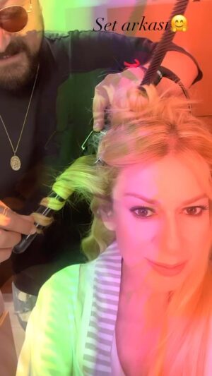İpek Tuzcuoğlu Instagram - Set arkası... #backstage 🤗