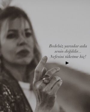 İpek Tuzcuoğlu Instagram - 🖤⌚️🤍