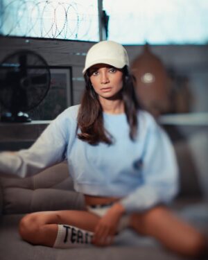 Ira Dubey Instagram - Perfect house moving weather 🫣💦🧢☕️ 

forever favs 
📸 @areesz 
💄 @dishsolanki 
👗 @akshatabhandarii