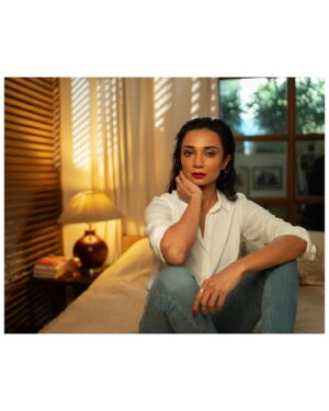 Ira Dubey Instagram - 2024 🌪️🎄🤡💋

@areesz 
@akshatabhandarii @parallel.styling 
@dishsolanki