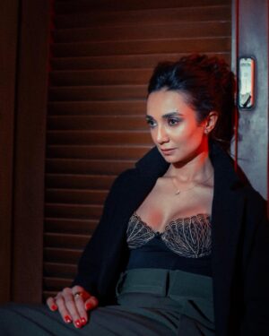 Ira Dubey Instagram - 🐎

@areesz 
@dishsolanki 
@akshatabhandarii @parallel.styling
