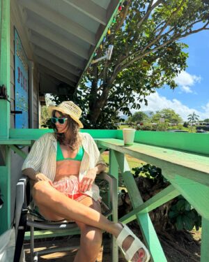 Irene Arcos Instagram - … Dile a la mañana que se acerca mi sueño 🎶 🌺