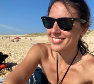 Irene Montero Instagram - 1. En el mar estoy feliz.
2. Sara. Ahora somos más niñxs que adultxs…
3. Querido capullo
4. Colección de lxs artistas
5. Esta foto es de A.
6. Y más mar