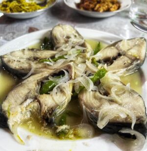 Iresh Zaker Instagram - Amazing Rakhine cuisine at Falong Zee in Old Cox’s Bazar. Thanks to Aung Rakhine and his family for their hospitality, and to the chef Ma Hla Yan.  1) Squid Salad 2) Ilish 3) Bamboo whole with shrimp paste 4) Shredded Bamboo 5) Chicken Curry 6) Vegetable Soup with dried shrimp.
