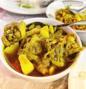 Iresh Zaker Instagram - Amazing Rakhine cuisine at Falong Zee in Old Cox’s Bazar. Thanks to Aung Rakhine and his family for their hospitality, and to the chef Ma Hla Yan.  1) Squid Salad 2) Ilish 3) Bamboo whole with shrimp paste 4) Shredded Bamboo 5) Chicken Curry 6) Vegetable Soup with dried shrimp.