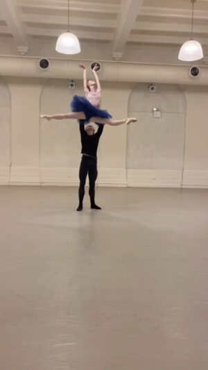 Irina Dvorovenko Instagram - Last rehearsal before we go to Italy! 🦢Thank you Mikey for agreeing to stop by last minute to partner Elisabeth! Wait til the end of the video for a little laugh😂❤️ @elisabethsbeyer @mikey_delanuez @yagp @blochdanceusa #ballet #blochgirl #ballerina #whiteswan #partnering #swanlake #dance #pointework #privatecoaching