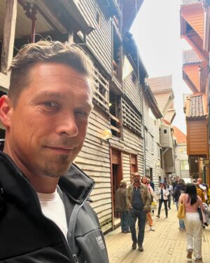 Isaac Hanson Instagram - Went for a little walk. Saw some cool stuff. Ate some yummy reindeer. Just another day in Norway!

#bergen #norway🇳🇴 #norge