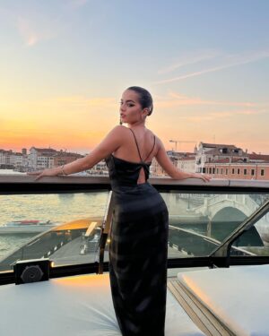 Isabela Merced Instagram - i don’t know how I will ever recover from this!! Thanks to @armanibeauty and the wonderful people I was with on this trip to Venice 🫶🏼🥂