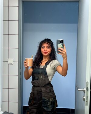 Isabela Merced Instagram - The creation of Kay in Alien: Romulus was thanks to the hard work of @thecarlosrosario our costume designer and @shazzam & Pamela Smythe my hair and makeup artists (to name a few)