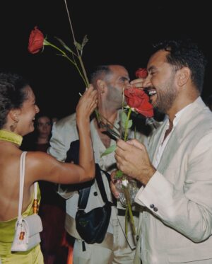 Isabela Valadeiro Instagram - Disclaimer: qualquer semelhança com eventos históricos ocorridos em Portugal é pura coincidência!  #liberdadesempre 🌹

Fotos @__lucasfonseca 
Wedding planner @amor_e_lima 
Vestido v2 @nunoabrantes_atelier 
Jóias e alianças @tavares_1922 
Make up e hair @tomperdigao 
Produtos @clarinsportugal 
Catering @casa.do.marques 
Local @mainovaalentejo
Special thanks to @vogueportugal