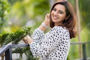 Isha Chawla Instagram - 🖤
.
.
#eshachawla #love #photography #gameoftones #happiness #shoot #stillphotography