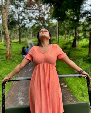 Ishwarya Ravichandran Instagram - Just take a deep breath 🦋🌻🍃
.
.
.
.
.
.
.
.#masanagudi #climate #photos #enjoylife