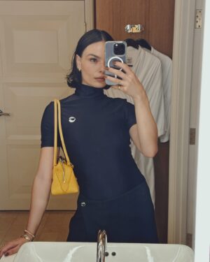Isis Valverde Instagram - 💫🌻✨