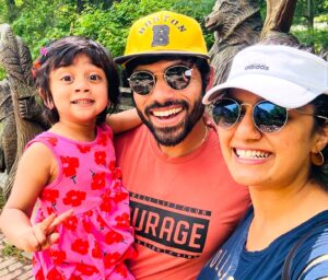 Iswarya Prabakar Instagram - Happy 10years ENGAGEMENT Anniversary to us💞
•
@pranessh_kannappan_pk I have known you for 1/3 of my life dude 😍 it’s WILD & BEAUTIFUL!!!
#thenandnow #10yearschallenge #engaversary #ipkfamily