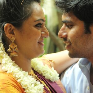 Iswarya Prabakar Instagram - Happy 10years ENGAGEMENT Anniversary to us💞
•
@pranessh_kannappan_pk I have known you for 1/3 of my life dude 😍 it’s WILD & BEAUTIFUL!!!
#thenandnow #10yearschallenge #engaversary #ipkfamily