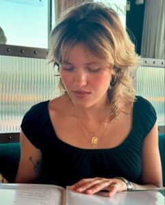 Actress Iva Domingues HD Instagram Photos and Wallpapers August 2024
