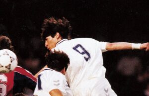 Iván Zamorano Instagram - EL CAMPEÓN ETERNO 🏆 Felicidades @realmadrid por un nuevo título, 6ta UEFA Super Cup ⚽️ 

Hala Madrid Siempre 👏🏻

Estoy muy orgulloso y muy feliz por esta merecida victoria ⭐️ 

Y aquí les dejo algunas fotos de recuerdo de lo que fue mi pasada por el #realmadrid