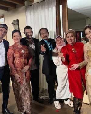 Ivanka Suwandi Instagram - Soon.. karya Bang Sam Sarumpaet di Indosiar @ardinarasti6  @teukumirza @worogia_ @nino_marino777 @hasninda_r  @widyariadinatabastari  @nickma_fadhil 😘😘😘😘