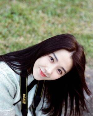 Ivy Shao Instagram - 無意間翻到這些照片，
突然想起來有個女孩紙說自己是精力旺盛的拉布拉多，
而這些照片就是拉布拉多拍的。
拉布拉多好Q
好Q的女孩紙

@forestwen