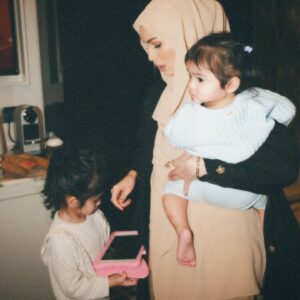 Izara Aishah Instagram - Don’t give up because at the end of the day, it’s night time

Wearing latest collection instant  hijab and abaya/outerwear @izaraworld keluaq next week. Syabas