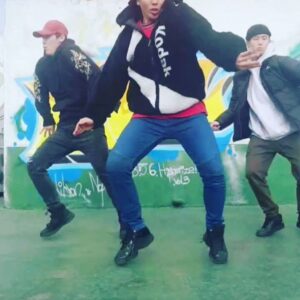 J-black Instagram - Dance! #제이블랙 #웨이크루 #쥬니어블랙 #토이 #댄스 #힙합
