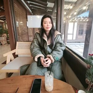 J-black Instagram - 내 이쁜 내 와이프
내 자랑거리 내 와이프
내 정신적 지주 내 와이프
내 사랑 내 와이프
항상 건강만해주세요♡

#마리 #내꺼 #이뻐 #귀여워 #♡