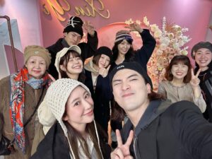 JC Lin Instagram - 身分證後面的空格填滿了
昨天選了今天
我們選了彼此

繼續在偉大的航道上一起好玩的冒險

#謝謝簡少年幫我選了好日子
#謝謝愛的家人
#結婚書約貝貝兄弟還有妹妹