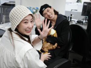 JC Lin Instagram - 身分證後面的空格填滿了
昨天選了今天
我們選了彼此

繼續在偉大的航道上一起好玩的冒險

#謝謝簡少年幫我選了好日子
#謝謝愛的家人
#結婚書約貝貝兄弟還有妹妹