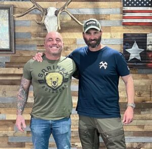 Jack Carr Instagram - Happy Birthday @joerogan 🇺🇸

Keep Crushing! 

#JoeRogan #HappyBirthday
