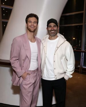 Jack Quaid Instagram - 💥 Comic Con was one for the books. Thank you so much San Diego! Now I sleep my nerdy slumber. #sdcc #theboys #myadventureswithsuperman #startreklowerdecks 

💇🏻 @allure_by_stephanie 
👔 @slimecityangels @toddsnyderny