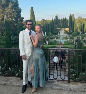 Jack Whitehall Instagram - Roxy and I went to some swanky event in Cannes so I decided to go as @jamie.redknapp 96 FA Cup final.