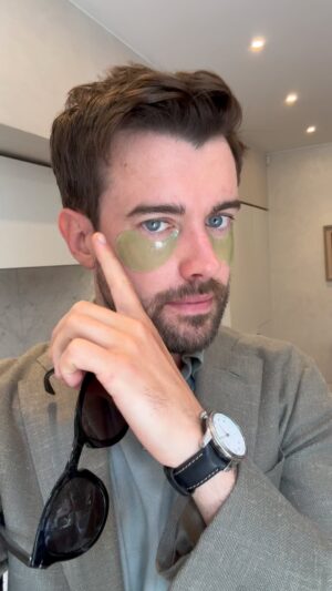 Jack Whitehall Instagram - Off to Wimbledon. Had no sleep last night as baby woke up every hour. Think I’ve found a face hack though.