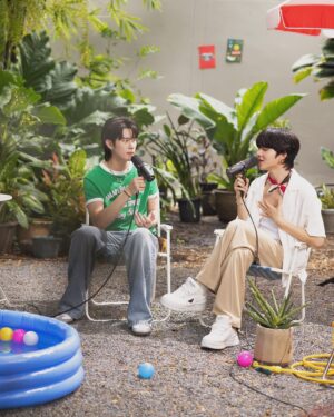 Jackrin Kungwankiatichai Instagram - ON THE VOX EP.4😸🫶🏻
JACKIE x @new_cwr is out now!!!
.
ขอบคุณนุนิวที่มาร้องเพลงกับแจ๊คกี้นะค้าบ จากวันคอนเสิร์ต Gotchapop 2 ที่ผมชวนมาร้องเพลงด้วยกัน วันนี้เราได้ร้องด้วยกันแล้ว ก่อนที่จะมาถ่ายผมกับนุนิวคุยกันว่าอยากลองเอาเพลงของเราทั้งคู่มาทำเป็นเวอร์ชั่นใหม่ก็คือเพลง ขึ้นใจ กับ US เอามา Mash up กันให้ออกมาในรูปแบบที่ซอฟท์ขึ้นฟังสบาย จากที่เป็นเพลงเศร้าๆดีพๆกลายเป็นเพลงเศร้านิดหน่อย ให้ความอบอุ่นน่ารักเบาๆ เป็นอีกเวอร์ชั่นที่ชอบมากๆ ยังไงก็อยากจะขอให้ทุกคนจำUSขึ้นใจ นะครับ 
.
📌 สามารถไปฟังเพลง US   ขึ้นใจ กันได้แล้วนะครับที่
YouTube Channel : OTH Entertainment ถ้าชอบคอนเท้นต์แบบนี้หรือรอฟัง Guest คนไหนมาร้องเพลงกับผมด้วยอีกก็อย่าลืมกดไลค์กดแชร์กดซับสไครป์กันด้วยนะคร้าบ ฝากด้วยนะค้าบ🥰